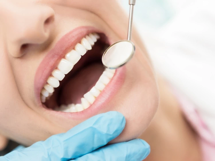 wizyta kontrolna u stomatologa